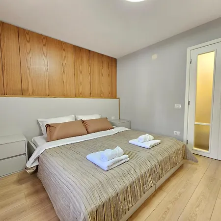 Valentino's Nest * Tirana